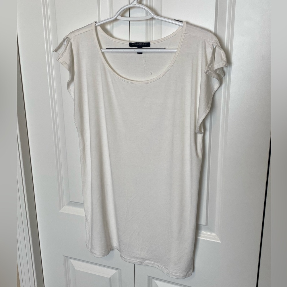 Banana Republic off-white flutter sleeve top